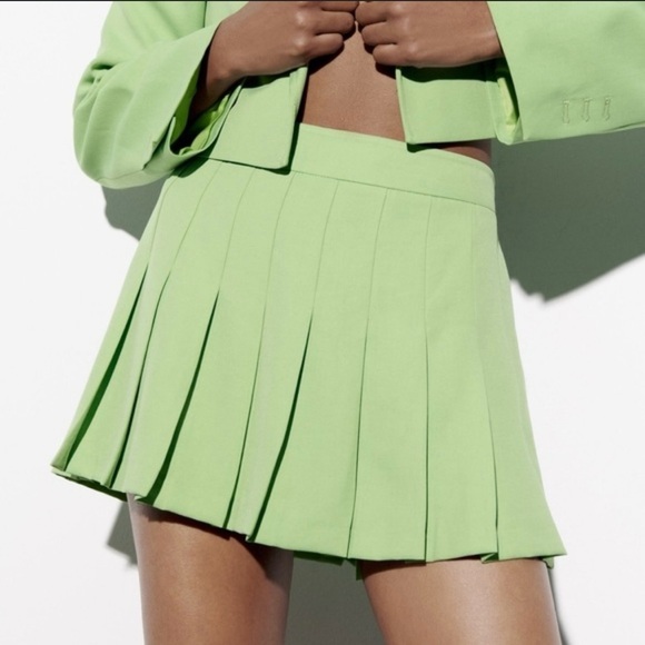 NWT ZARA Bloggers Fav Skort Light Green Tennis Mini Skirt Pleated Size Small - Picture 1 of 11
